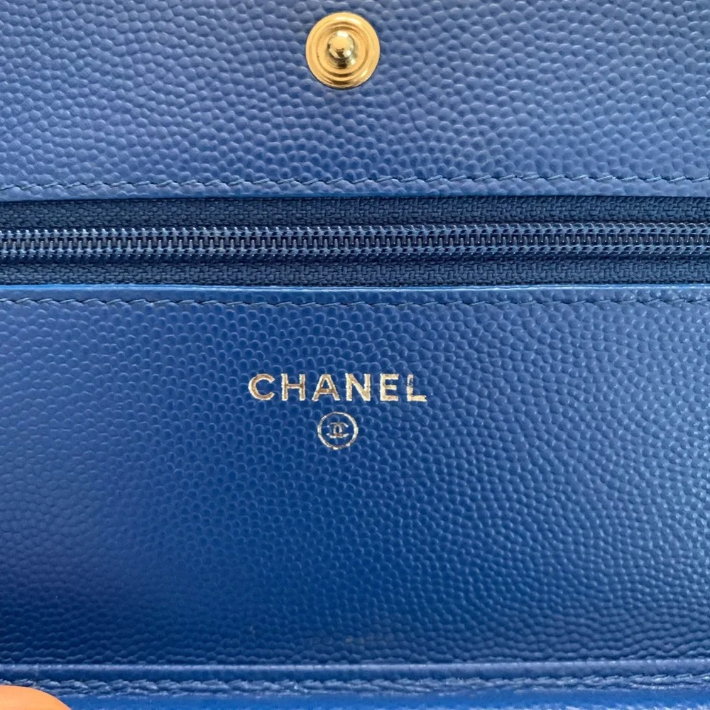 Chanel classic chevron wallet on chain - Picture 6 of 12